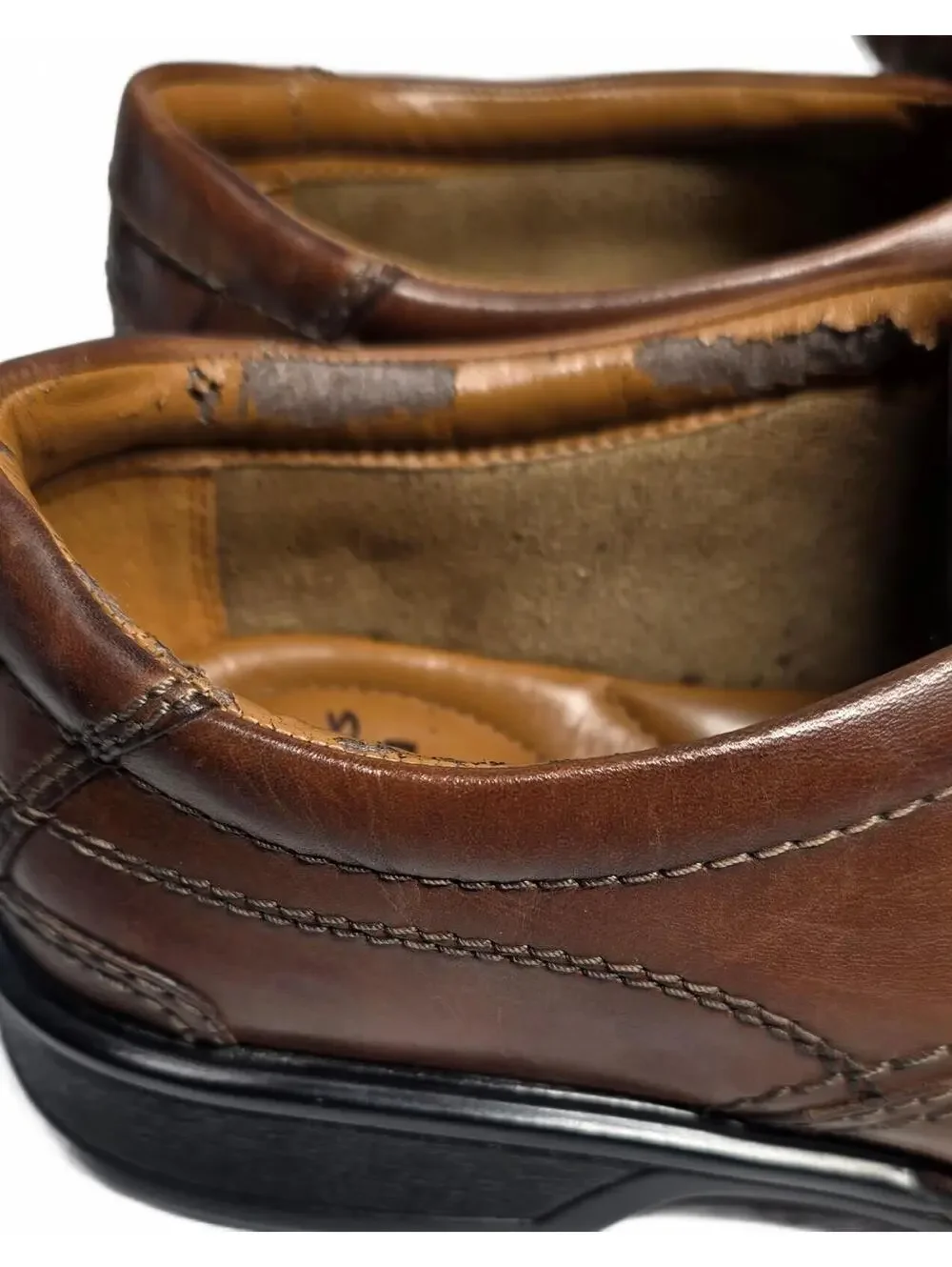 Clarks Chocolate Brown Men's Size 8 Leather Slip-On Loafers - Classic Comfort